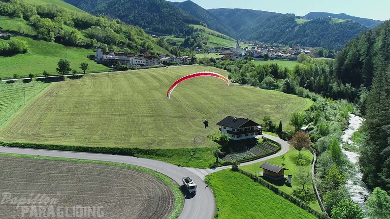 DH21.21-Luesen-Paragliding-489