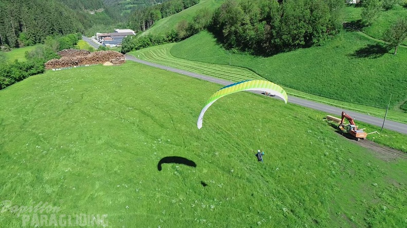 DH21.21-Luesen-Paragliding-517