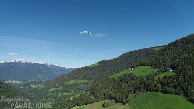 DH21.21-Luesen-Paragliding-522