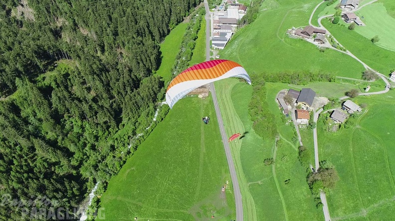 DH21.21-Luesen-Paragliding-576