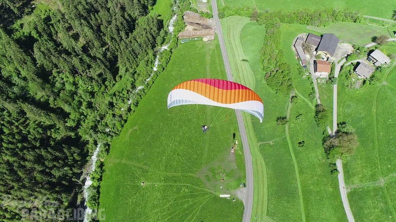 DH21.21-Luesen-Paragliding-578