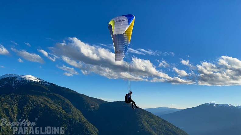 DH21.21-Luesen-Paragliding-640