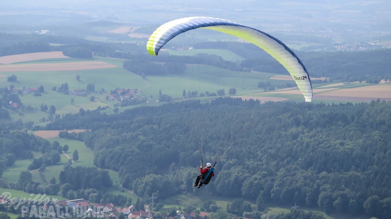 FG30.15_Paragliding-Rhoen-1057.jpg