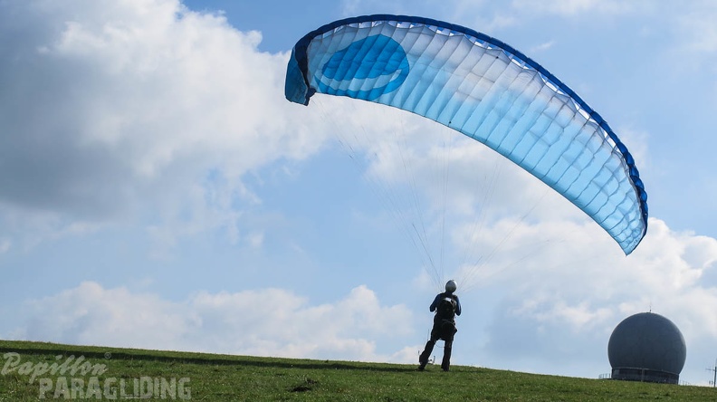 FG30.15_Paragliding-Rhoen-1678.jpg