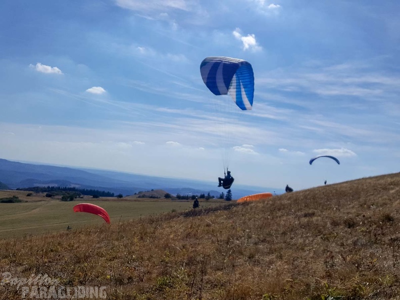 FG33.18 Paragliding-170