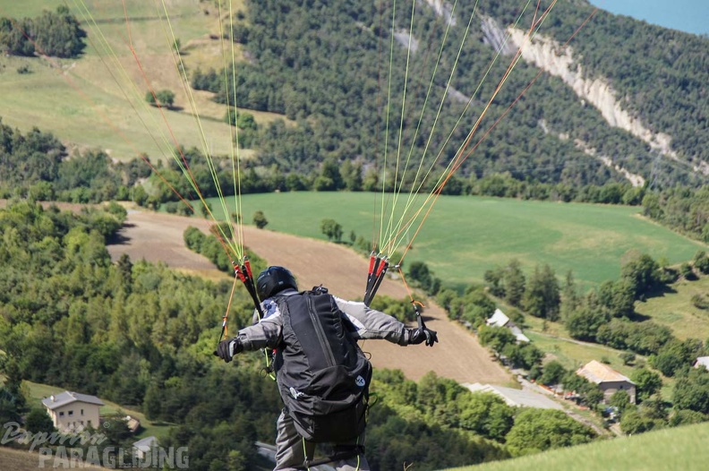 FX35.17_St-Andre_Paragliding-241.jpg