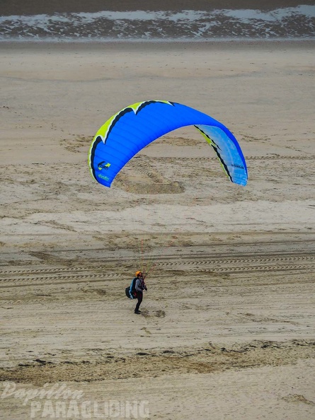 FZ37.18 Zoutelande-Paragliding-605