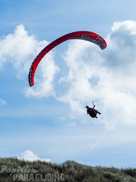 FZ37.18 Zoutelande-Paragliding-726