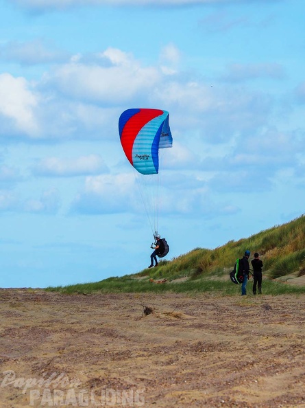 FZ37.18 Zoutelande-Paragliding-800