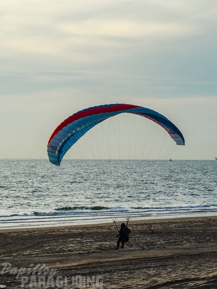 FZ37.18 Zoutelande-Paragliding-893