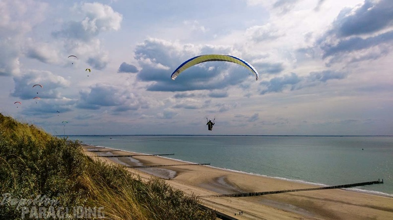 FZ37.19 Zoutelande-Paragliding-237
