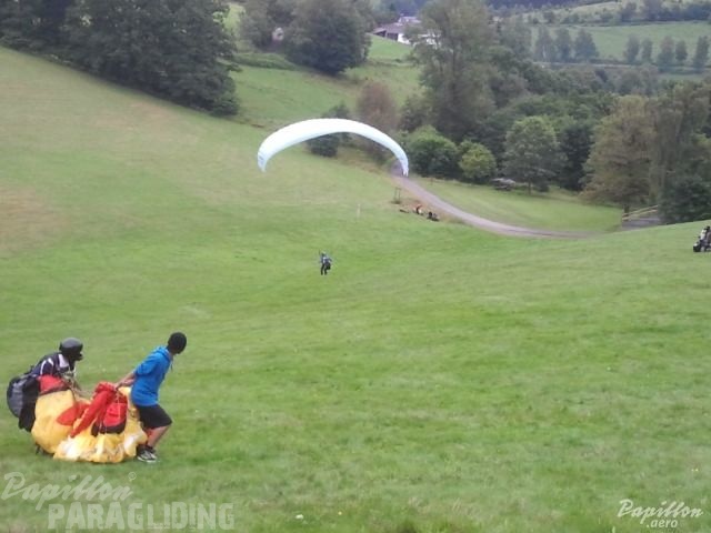 2012 ES.32.12 Paragliding 023