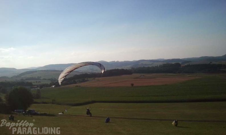 2012 ES.37.12 Paragliding 022