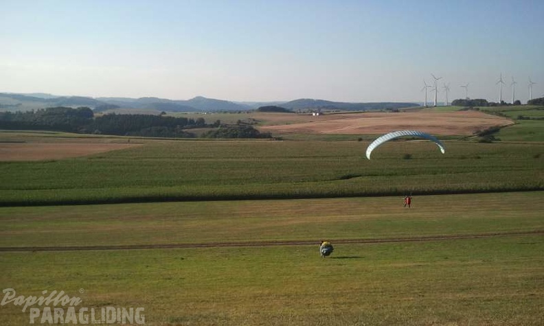2012 ES.37.12 Paragliding 024