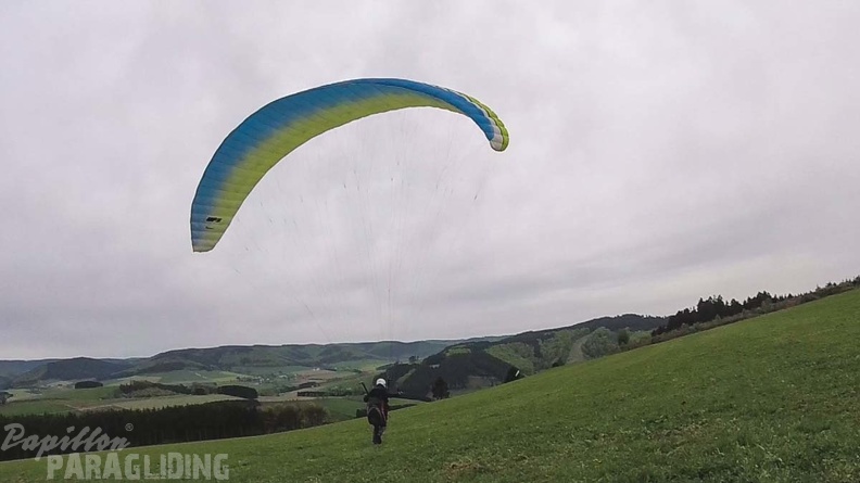 EK18.18_Paragliding-Sauerland-113.jpg