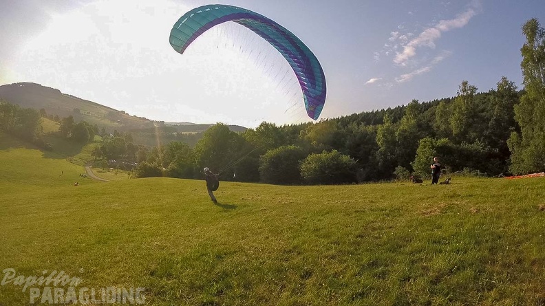 EK_ES_22.18-Paragliding-113.jpg