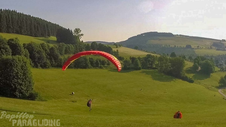 EK_ES_22.18-Paragliding-135.jpg