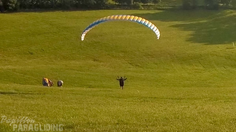 EK_ES_22.18-Paragliding-150.jpg