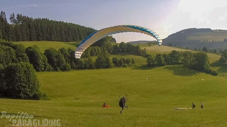 EK_ES_22.18-Paragliding-151.jpg