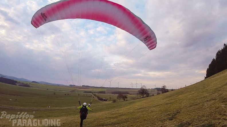 ES14.18_Sauerland-Paragliding-136.jpg