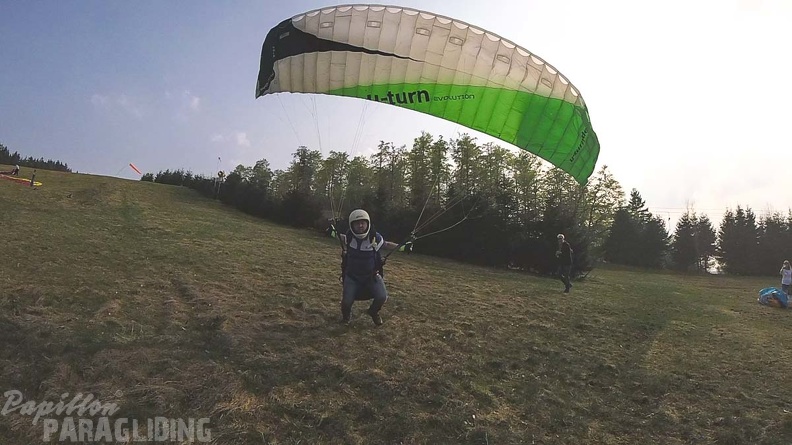 ES17.18_Paragliding-102.jpg