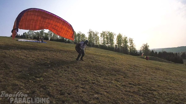 ES17.18_Paragliding-107.jpg