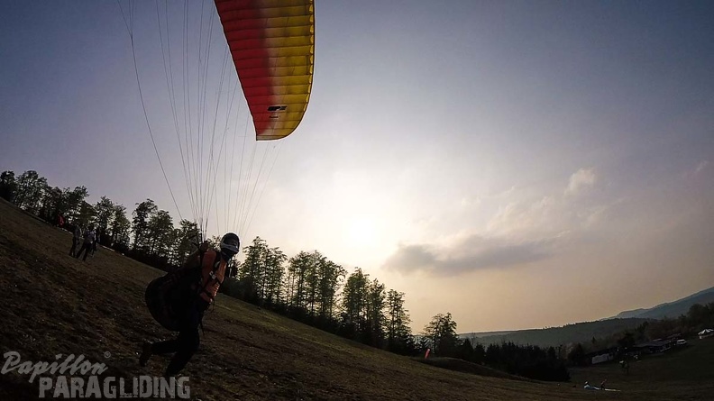 ES17.18_Paragliding-117.jpg