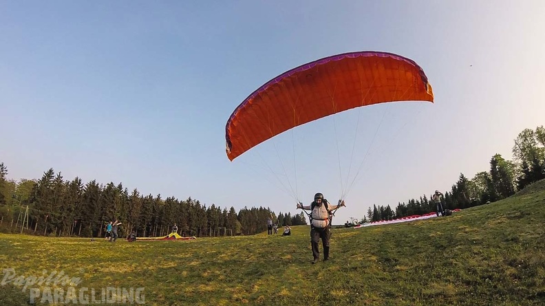 ES17.18_Paragliding-137.jpg
