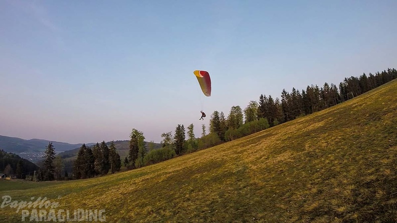 ES17.18_Paragliding-141.jpg