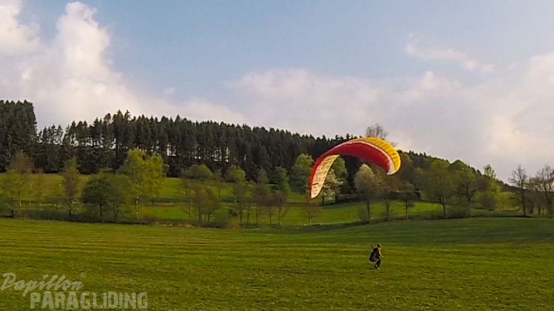 ES17.18_Paragliding-150.jpg