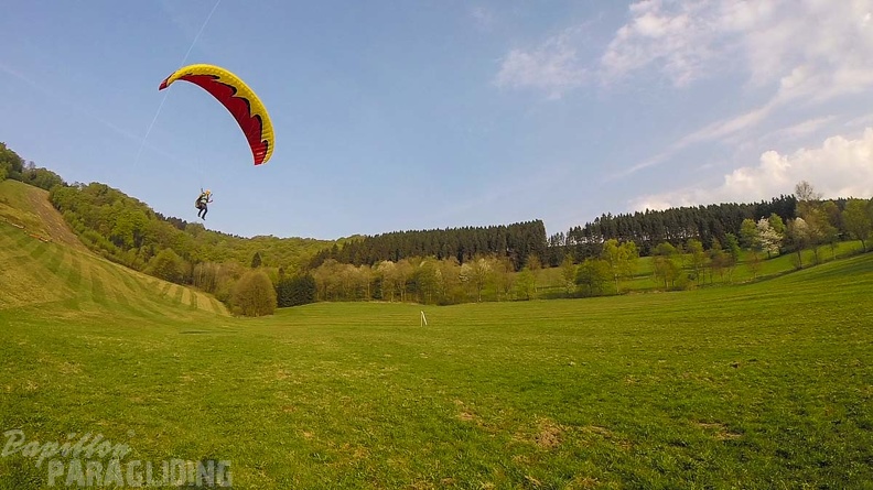 ES17.18_Paragliding-162.jpg