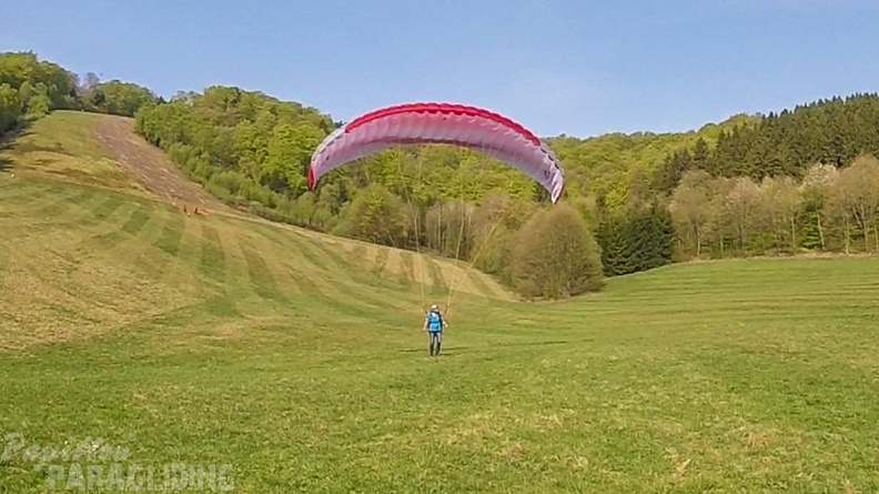 ES17.18_Paragliding-175.jpg