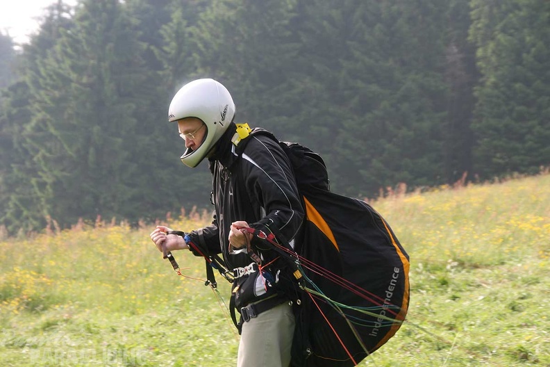 2010 RK24.10 Wasserkuppe Paragliding 080