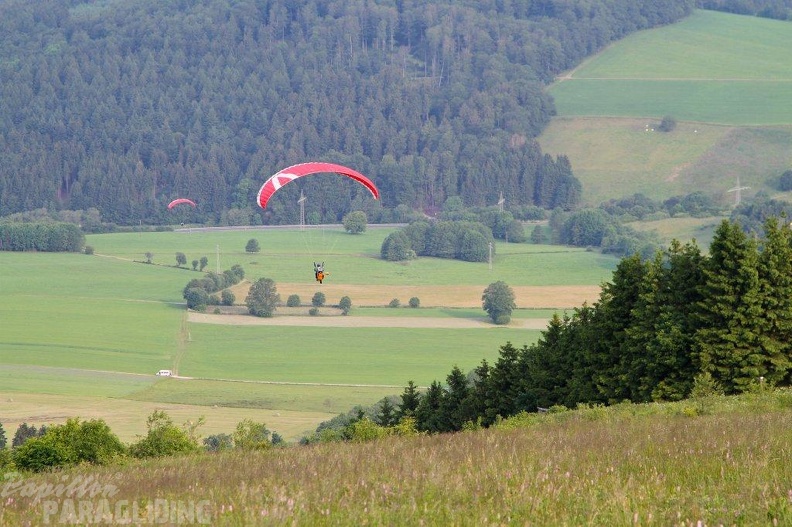 2010_RK25.10_Wasserkuppe_Paragliding_119.jpg