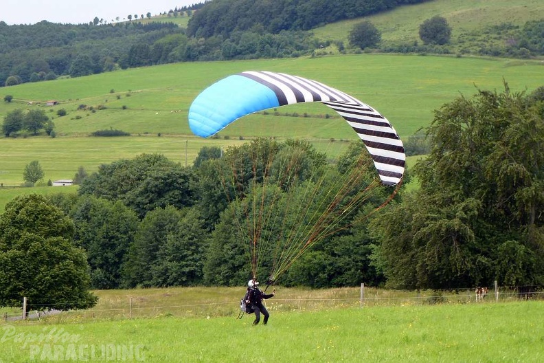 2011_RK27.11_Paragliding_Wasserkuppe_039.jpg