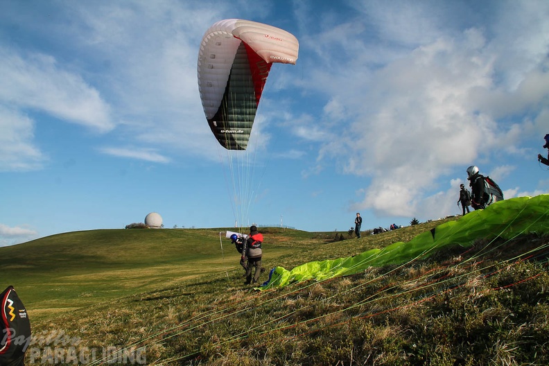 RK19 15 Wasserkuppe-Paragliding-194