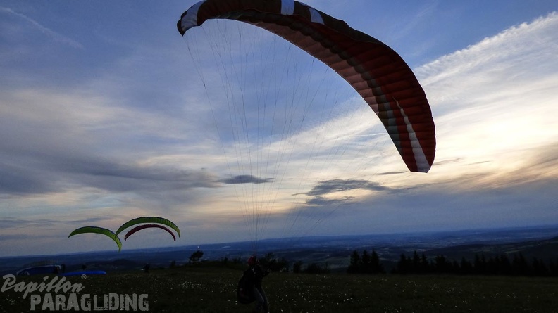 RK26.16 Paragliding-01-1090