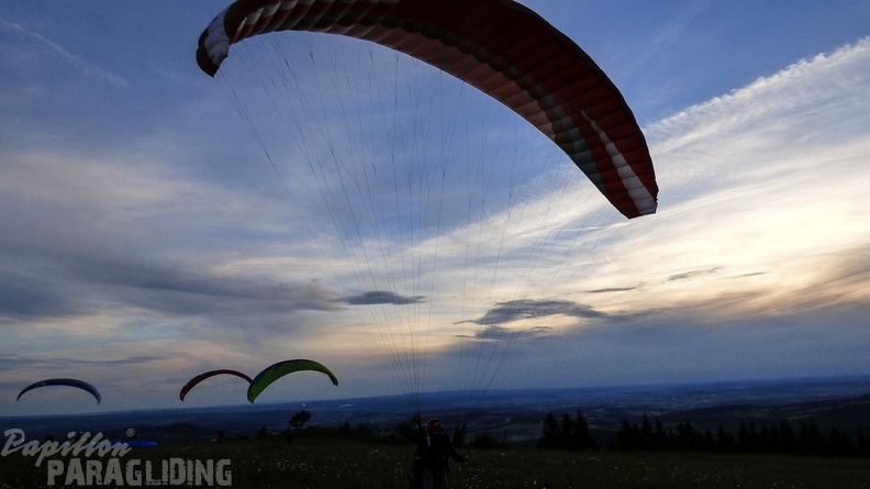 RK26.16 Paragliding-01-1091