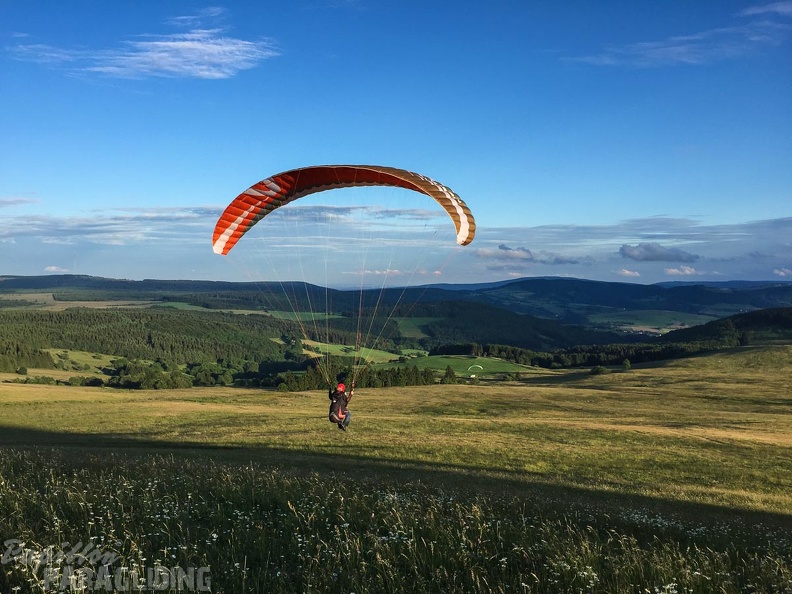 RK26.16 Paragliding-1397