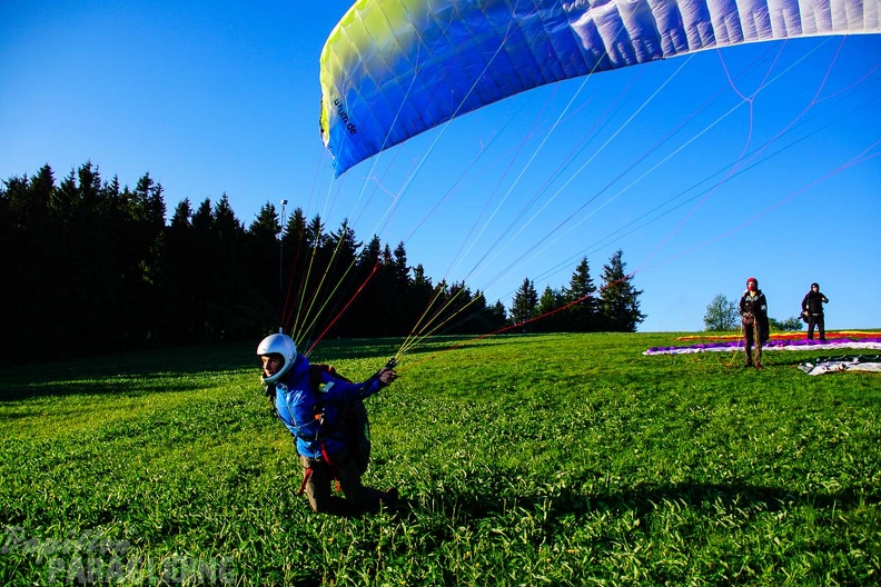 RK21.17 Paragliding-365