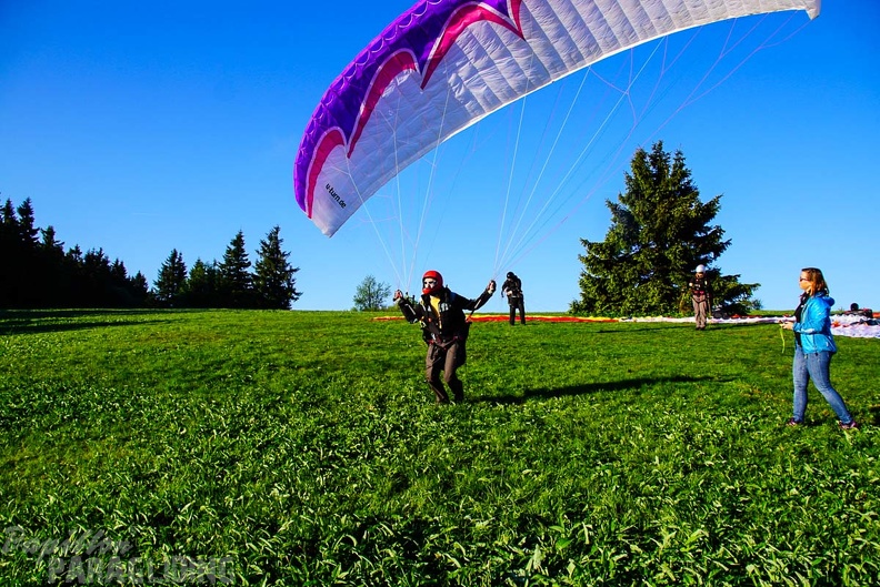 RK21.17 Paragliding-404