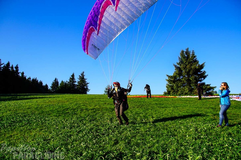 RK21.17 Paragliding-407
