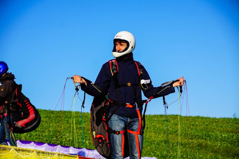 RK21.17 Paragliding-453