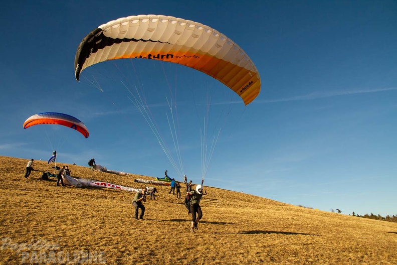 RS15.18_Suedhang_Paragliding-Wasserkuppe-561.jpg