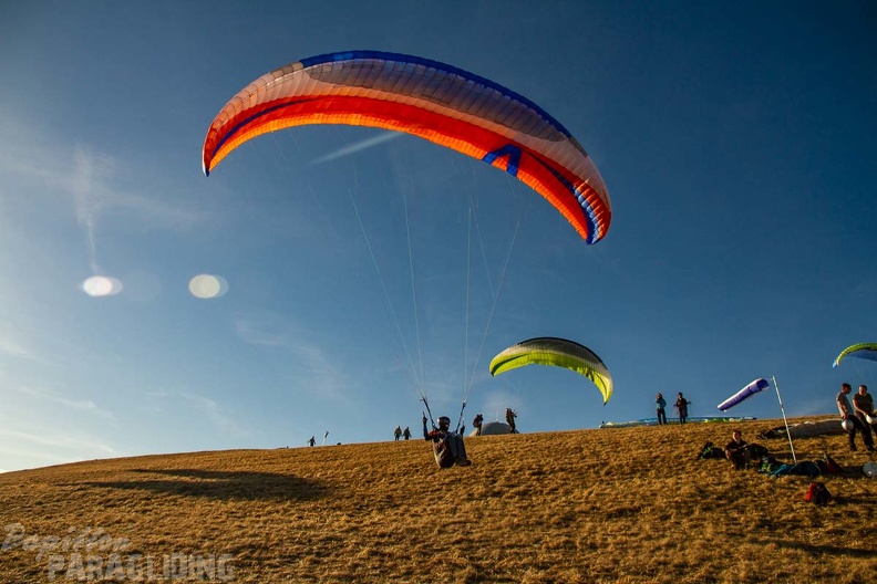 RS15.18_Suedhang_Paragliding-Wasserkuppe-760.jpg