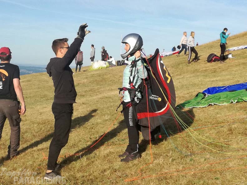 RS33.18 Paragliding-102