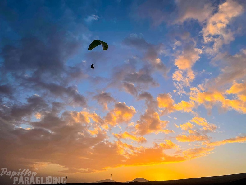 FLA50.21-Paragliding-Lanzarote-113.jpg
