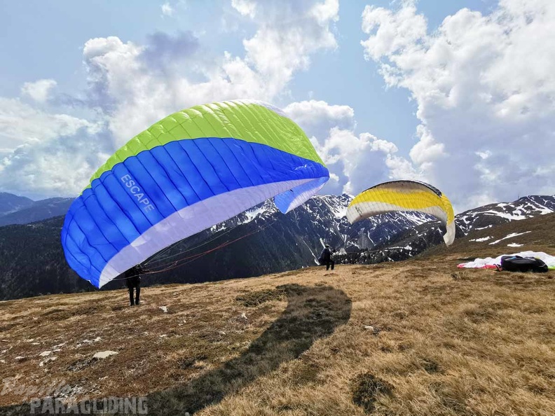 DH20.23-Paragliding-Luesen-136