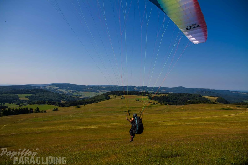 wasserkuppe-paragliding-suedhang-23-06-25.jpg-110