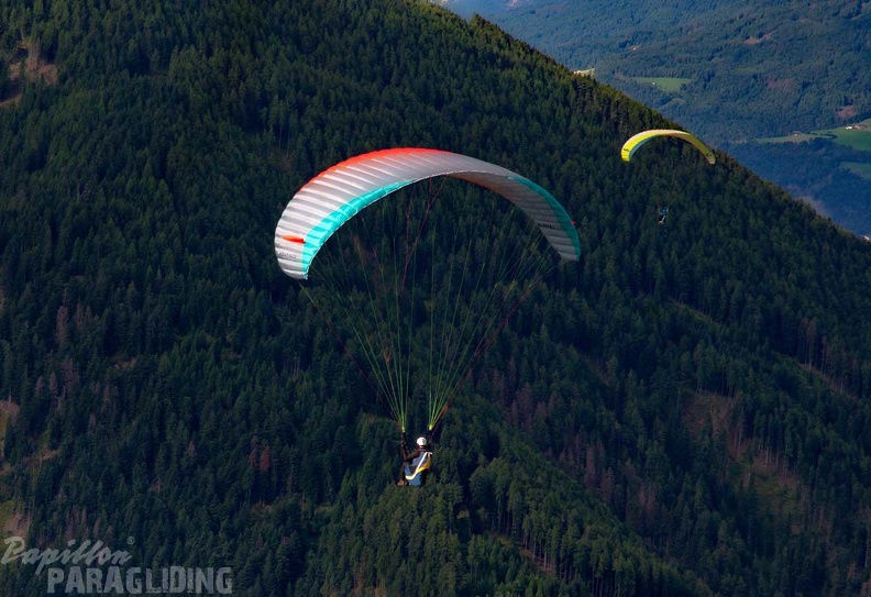 dh32.23-luesen-paragliding-125